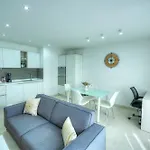 Seafront Bright & Spacious 2 Bedroom, Balcony, Kdeg1-1 Sliema