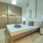 Seafront Bright & Spacious 2 Bedroom, Balcony, Kdeg1-1 * Sliema