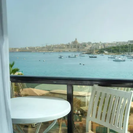 Διαμέρισμα Seafront Bright & Spacious 2 Bedroom, Balcony, Kdeg1-1 *
