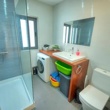 Seafront Bright & Spacious 2 Bedroom, Balcony, Kdeg1-1 *