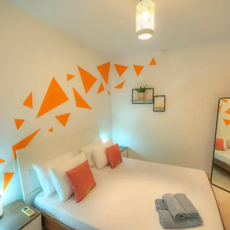 Seafront Bright & Spacious 2 Bedroom, Balcony, Kdeg1-1 Apartment *