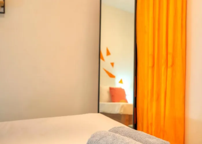 Seafront Bright & Spacious 2 Bedroom, Balcony, Kdeg1-1 *