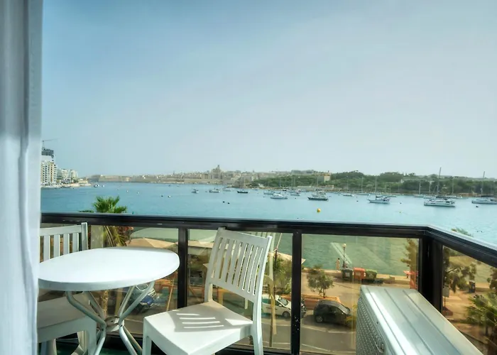 Seafront Bright & Spacious 2 Bedroom, Balcony, Kdeg1-1 Διαμέρισμα Σλιέμα