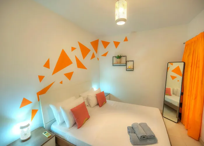 Seafront Bright & Spacious 2 Bedroom, Balcony, Kdeg1-1 Apartment *