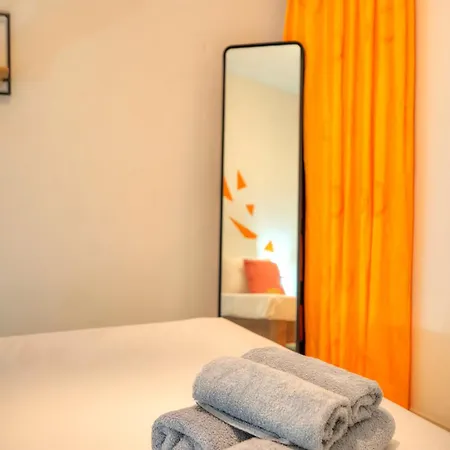 Seafront Bright & Spacious 2 Bedroom, Balcony, Kdeg1-1 *